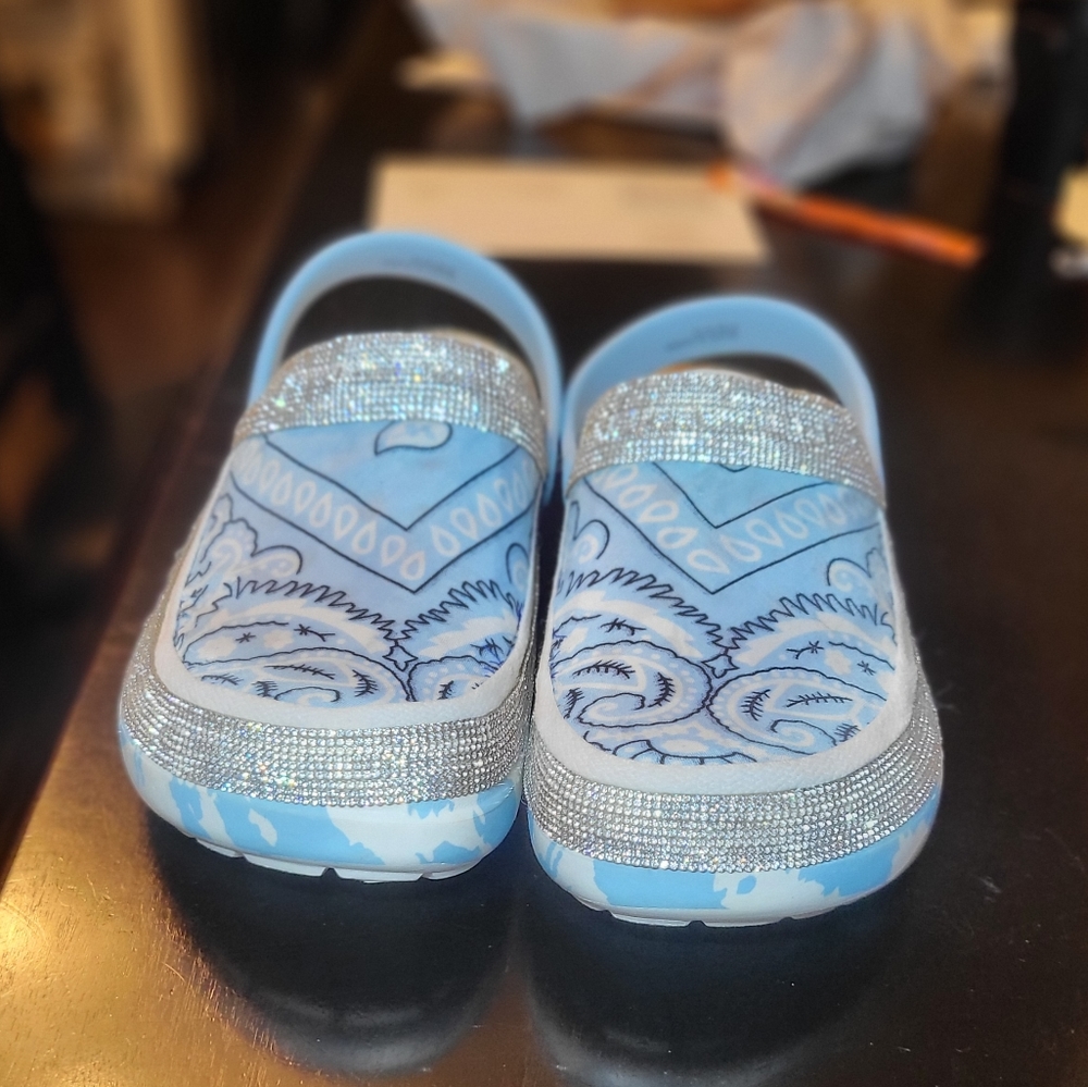 Custom one of a kind crocs  Women's size 9 / 10  Excellent  Condition